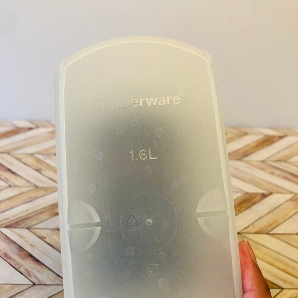 Vintage Tupperware Storage Container 5236A-1 with Dark Blue Lid - Picture 8 of 9